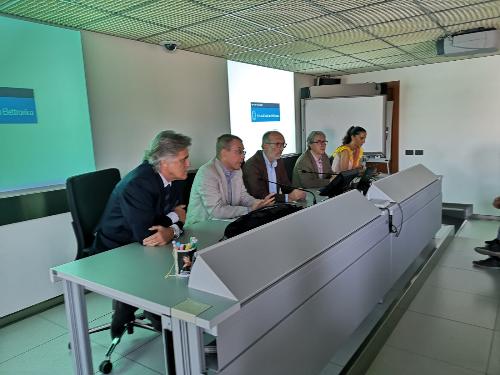 Il vicegovernatore e assessore alla Salute, Riccardo Riccardi, durante l'incontro sul nuovo fascicolo sanitario elettronico tenutosi a Palmanova, nella sede della Protezione civile.